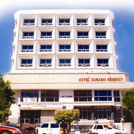 Hotel Surabhi Regency Anand Ngoại thất bức ảnh